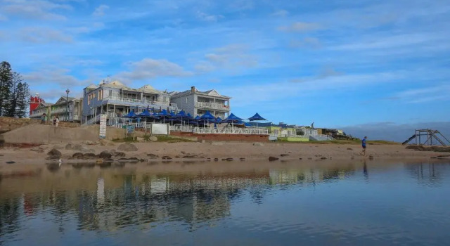500 Metres, Забронировать Отель Отели Mossel с парковкой, Парковка
