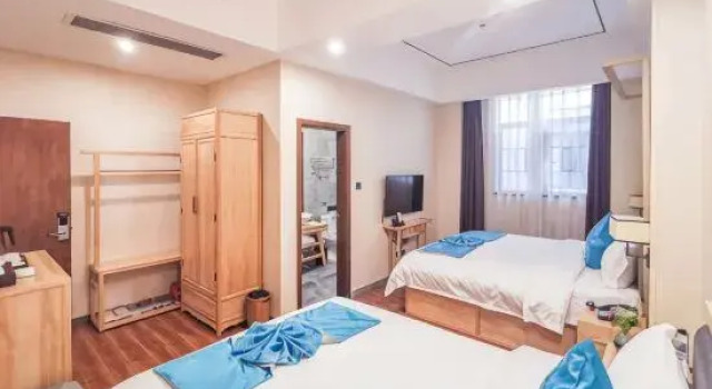Семейный люкс с видом на озеро Perch Lake Hotel