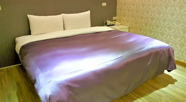 Art House Double Room-Sunflower