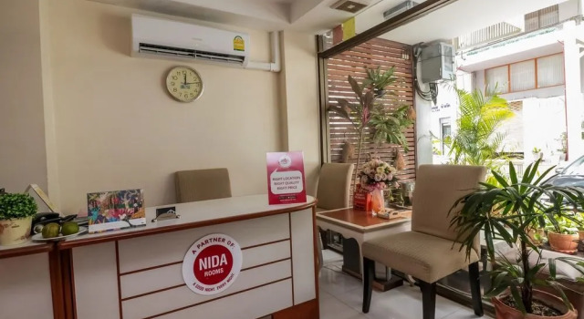 Nida Rooms Phrakanong Express