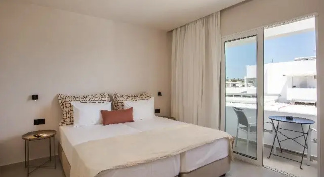 Трёхместный номер Deluxe с балконом Pado Living