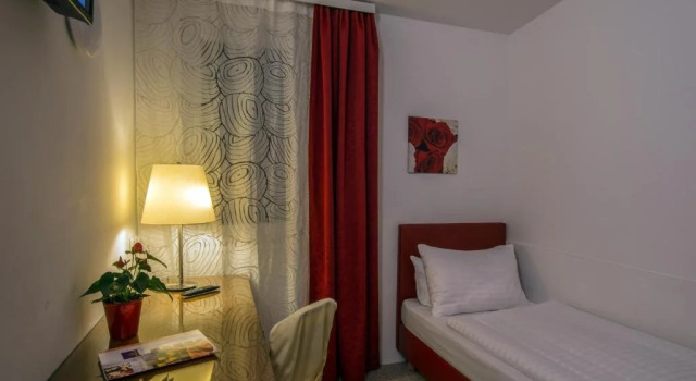 Kaiserrast, Book Hotel Stockerau Weinviertel