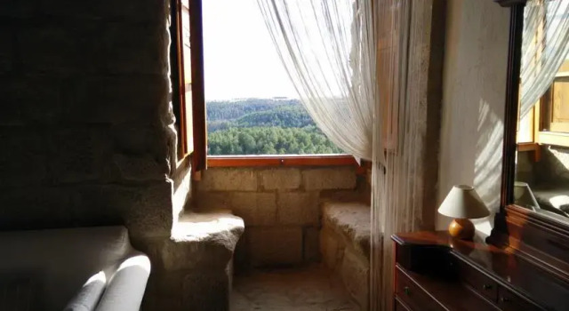 Castell de l'Espunyola, Prenota Hotel L'Espunyola Bergueda