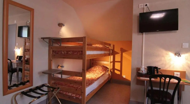 Четырёхместный номер Standard Brit Hotel Grand Hotel Munster