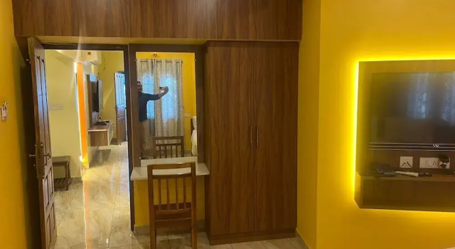 Полулюкс White yellow residency