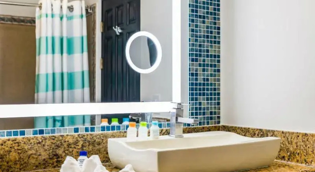 Двухместный номер Standard с балконом Margaritaville Beach Resort Playa Flamingo