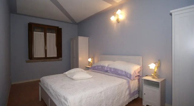Snug Apartment in Monticelli Brusati near lake Iseo, Buchen Sie Ferienwohnung Iseo Iseosee