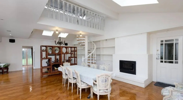 Коттедж с 5 комнатами Classic 5 Beds Mt Dandenong Resort