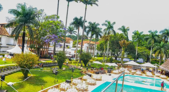 Полулюкс Lake Victoria Hotel
