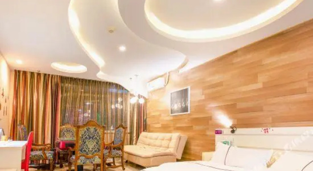 Yunzhishang Theme Hotel (Kunming Qingnian Road Xiaohuayuan), Prenota Hotel Kunming Yunnan