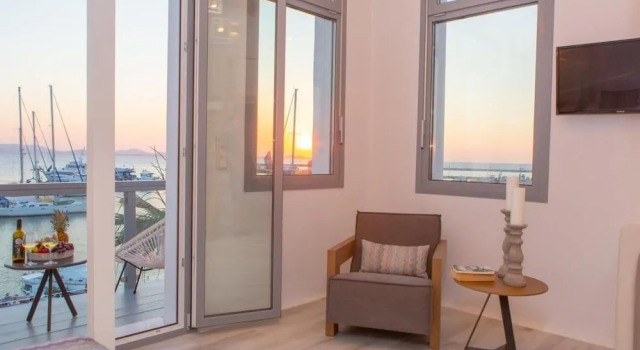 Naxos Riviera Suites