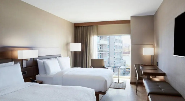 Четырёхместный номер Standard AC Hotel by Marriott Phoenix Tempe/Downtown
