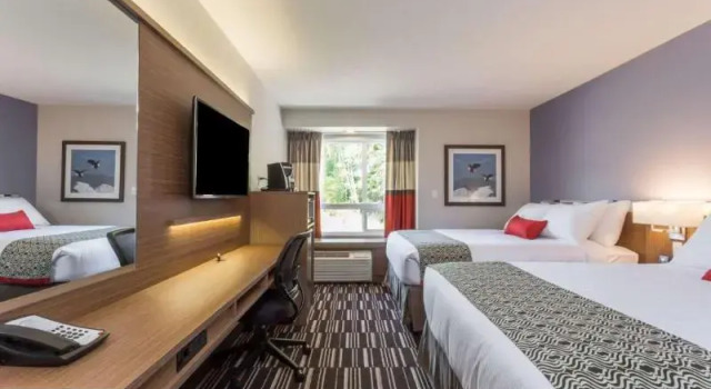 Номер Business Microtel Inn and Suites by Wyndham Kitimat