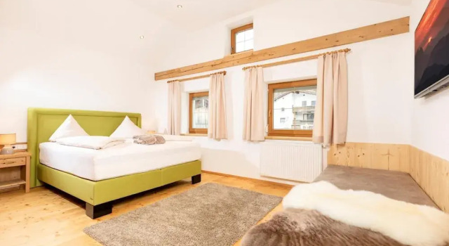Holiday Home in Strass with Mountain Views, Book Vacation Home Cottages in Inntal, Cottage