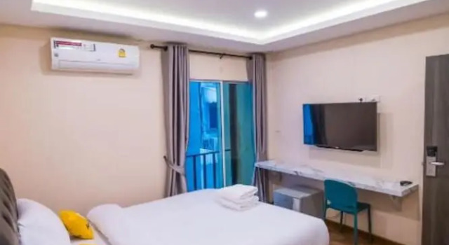 Двухместный номер с балконом Amber Inn