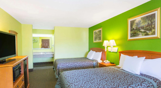 Четырёхместный номер Standard Days Inn by Wyndham Fulton