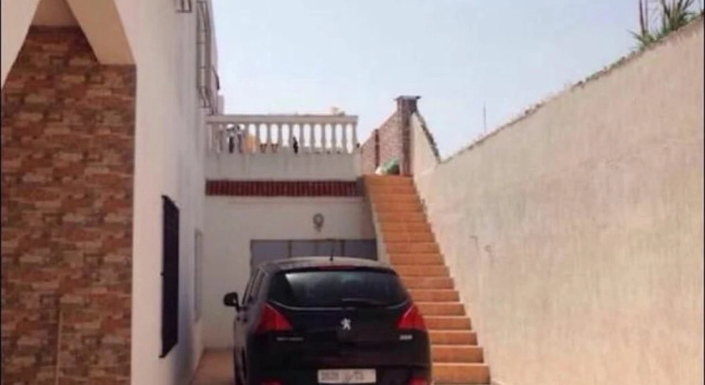 Family Villa With Parking, Rezerwuj Willa Hotele w Tanger-Tetouan z parkingiem, Parking