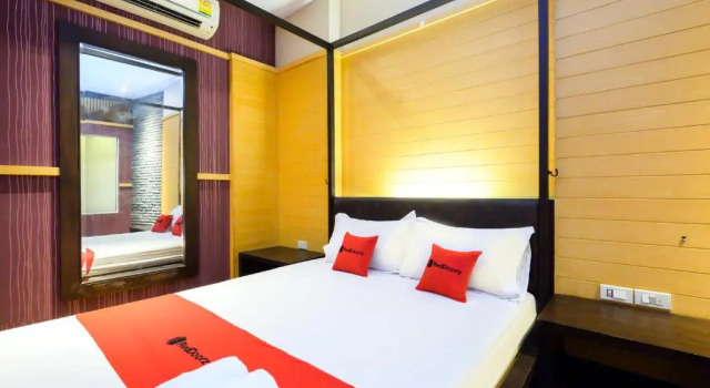 RedDoorz Plus Ruen Rattana Resort, Забронировать Курортный отель Отели Нонтхабури с парковкой, Парковка