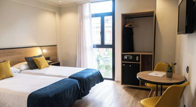 Двухместный номер Standard с балконом Hotel Adonis Capital