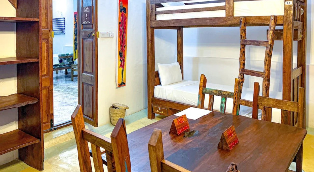 Кровать в общем номере Shoki Shoki Guest House