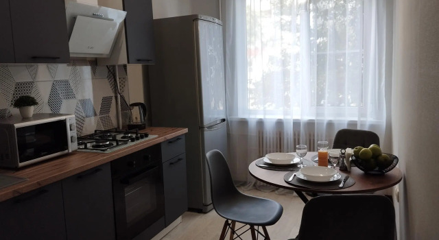 Апартаменты с 3 комнатами с балконом Best Guest House (Бэст Гест Хаус) на улице Симонова
