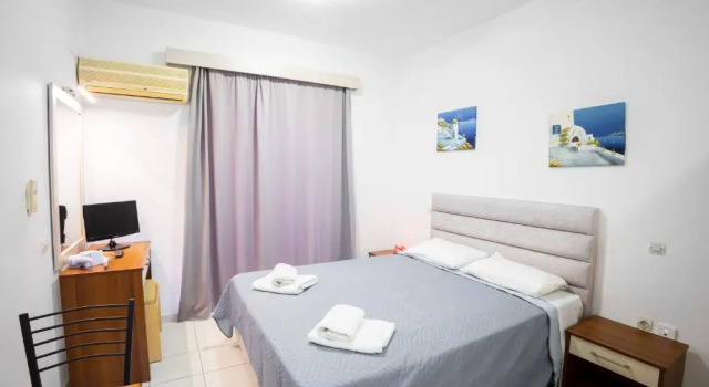 Студия Johnhara Studios & Apartments