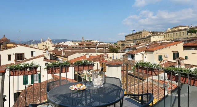Апартаменты с 2 комнатами с балконом и с видом на город Borgo Tegolaio Terrace