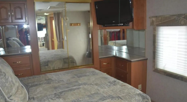 Бунгало Sea Parrot Ocean View Manor