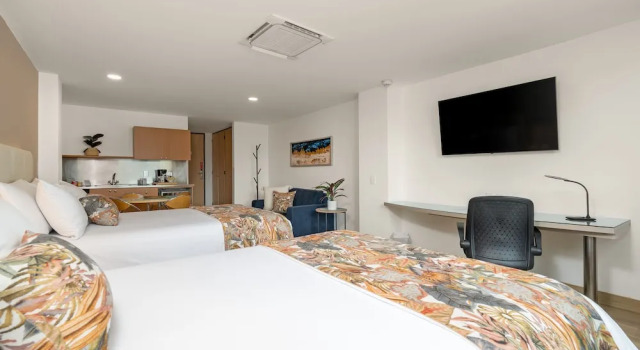 Двухместный люкс Novelty Suites Hotel - Oviedo Mall