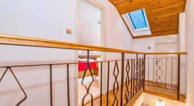 Apartments Paliaga
