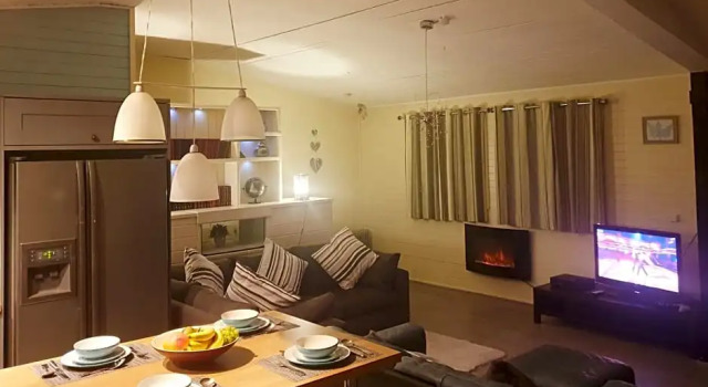 Fenna Lakeside Lodge - Pine Lake Resort