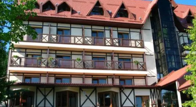 Edelweiss, Prenota Hotel Hotel a Ivano-Frankovsk con parcheggio, Parcheggio