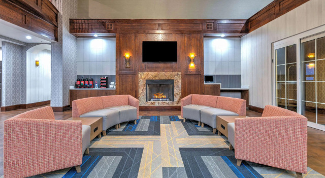 La Quinta Inn & Suites by Wyndham Fort Worth NE Mall