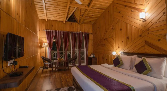Двухместный номер Deluxe с балконом The Natures Green Resort, Bhimtal, Nainital