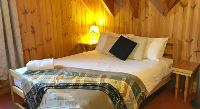Snowdrop Lodge, Book Hotel Dinner Plain 