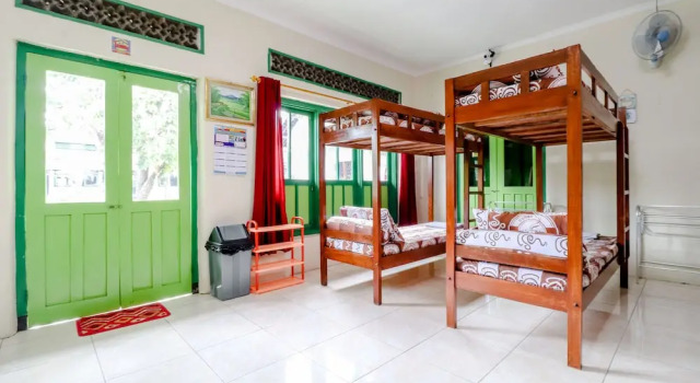 Кровать в общем номере Bahagia Sederhana Homestay