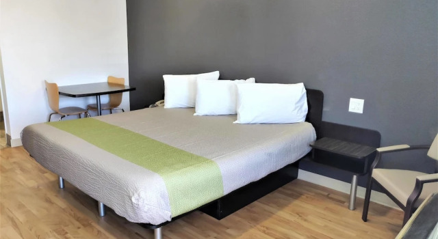Studio 6-Fresno, CA - Extended Stay, Buchen Sie Hotel SPA-Hotels in Fresno, SPA