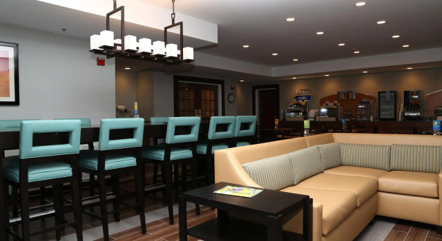Holiday Inn Express Nicholasville by IHG, Buchen Sie Hotel Nicholasville Kentucky