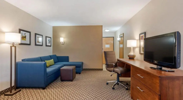 Люкс Comfort Inn & Suites near Route 66