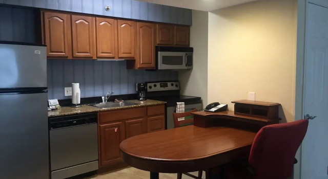 Двухместный люкс Executive Doral Inn & Suites Miami Airport West