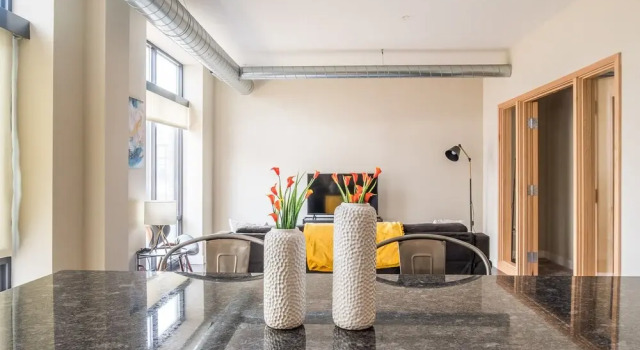 FRONTDESK Minneapolis Grand Apts Downtown, Varaa Huoneisto Hotellit Minnesota pysäköinnillä, Pysäköinti