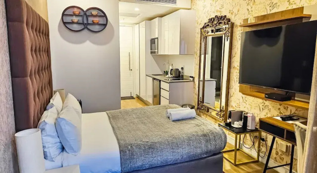 Студия с балконом Illovo Central Apartments