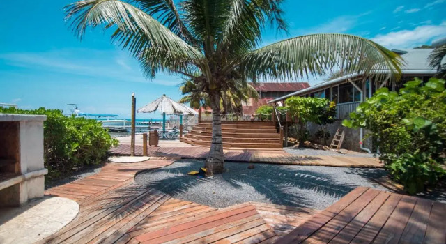 Wikkid Resort, Book Ferieresort 3-stjernede hoteller i Roatan, 3*