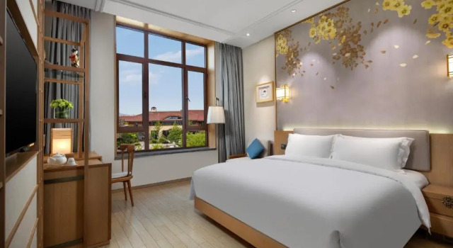 Номер Standard Holiday Inn Dalian Hot Spring by IHG