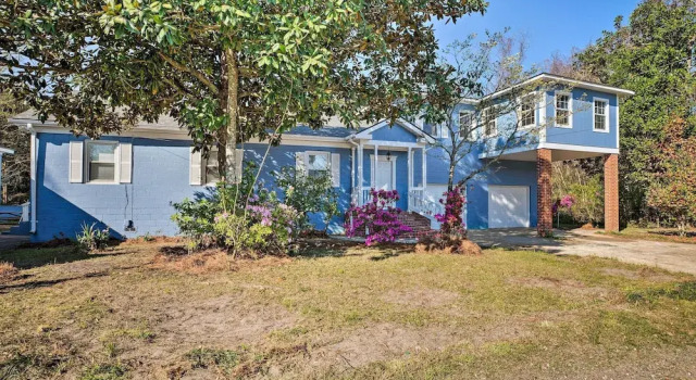 Коттедж Spacious Mount Pleasant Home: 5 Mi to Beach