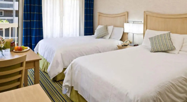 Четырёхместный номер Standard с видом на внутренний двор Surfside Hotel and Suites