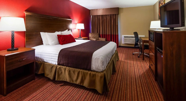Номер Standard SureStay Plus by Best Western San Antonio Fiesta Inn