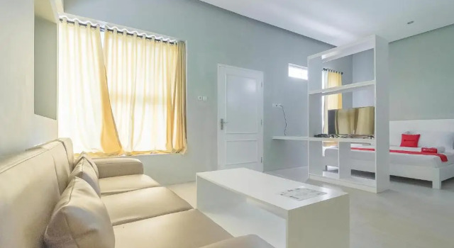 Номер Deluxe RedDoorz Resort Syariah @ Idelansia Homestay Ciater