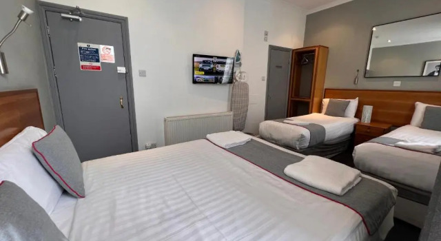 Четырёхместный номер Deluxe Apollo Hotel Kings Cross