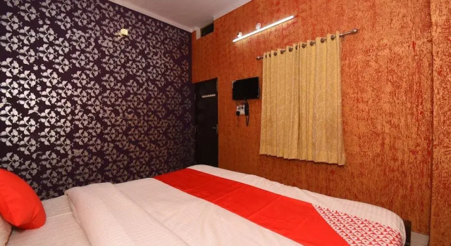 Kavya International By OYO Rooms, Rezervovat Hotel Ratanada 